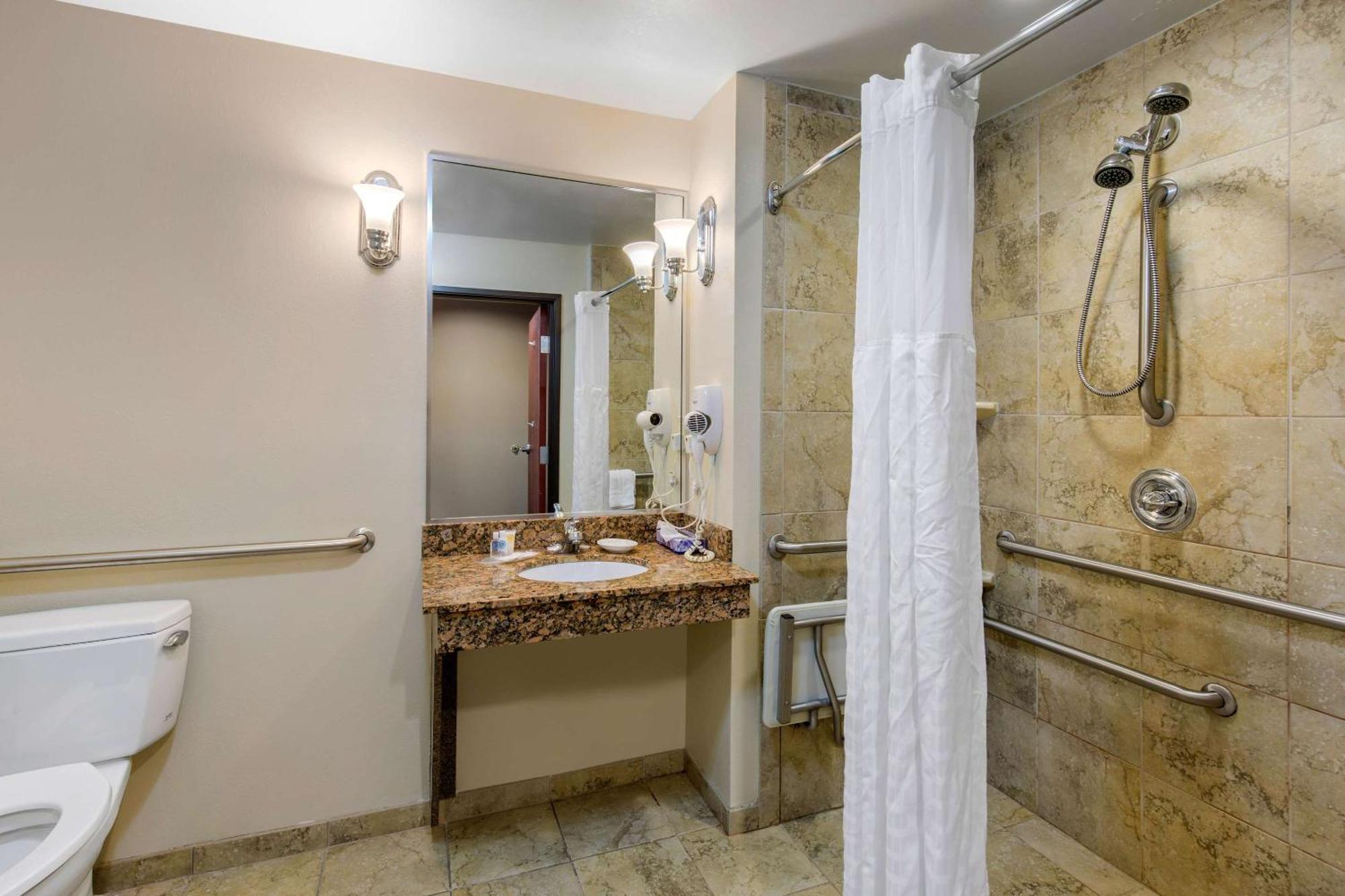 Comfort Suites Сефорд Екстер'єр фото